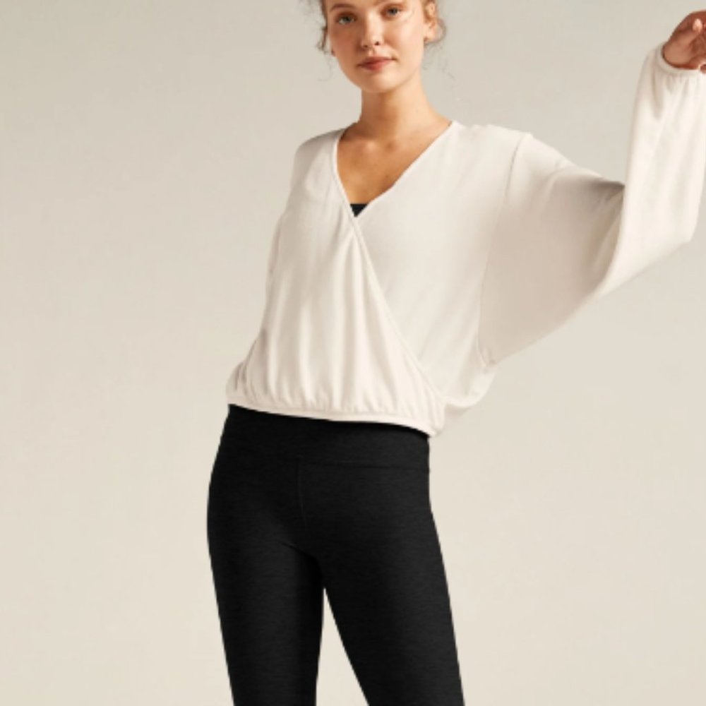 Beyond Yoga - Wrapped Up Pullover Fresh Snow NWT